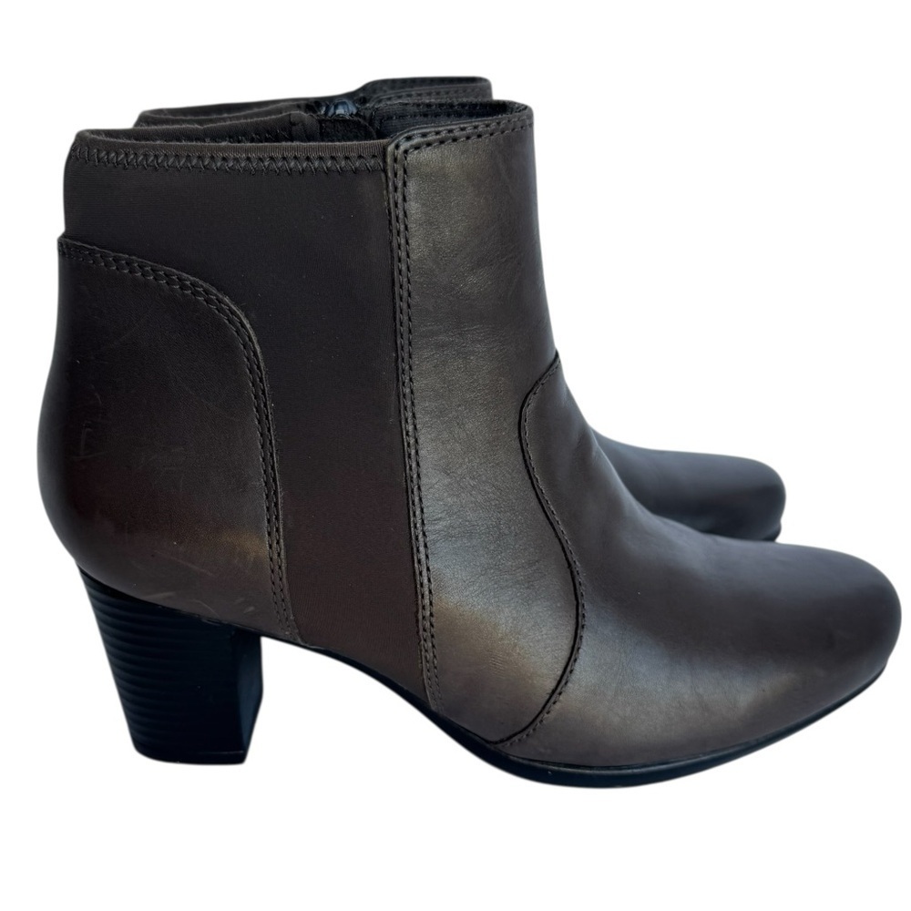 Clarks Heeled Leather Booties Womens 8 Grey Stretch Ankle Boots Classic VGUC